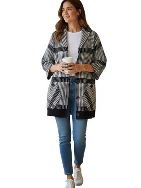 Alison Sheri knit Cardigan button up houndstooth black white pockets large